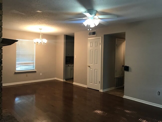 Photo - CENTRAL BOSSIER TOWNHOME NEAR I20