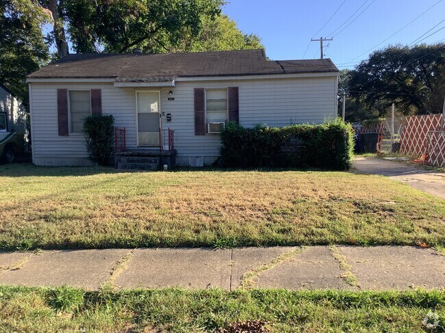 Building Photo - 2855 Randolph St Rental