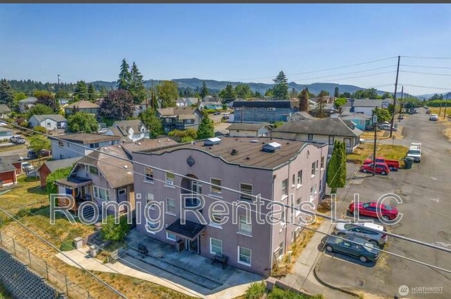 Building Photo - 300 N 5th Ave Rental