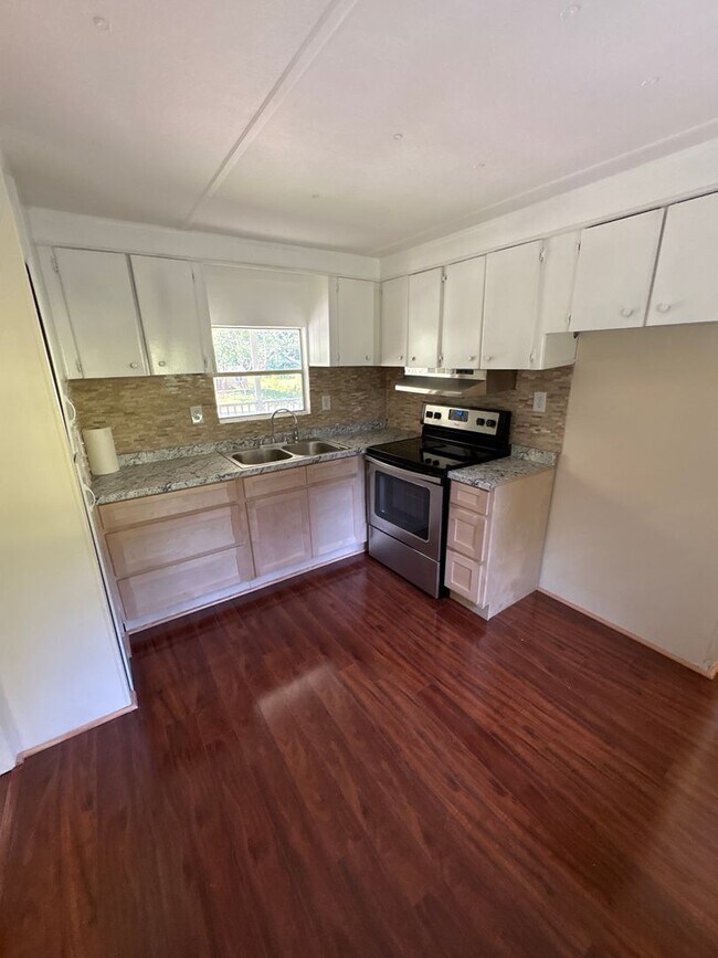 Photo - Mobile Home in Leicester - Three Bedroom