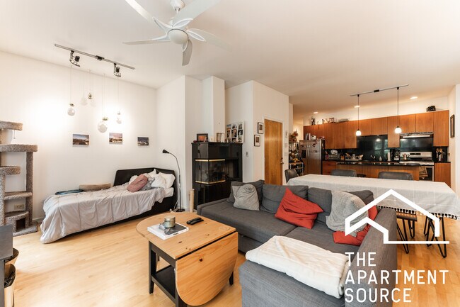 Photo - 1407 N Wicker Park Ave Unit 2