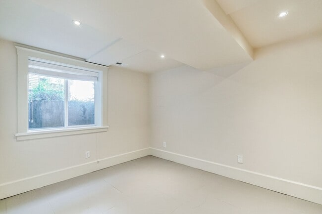 Photo - Utilities included!