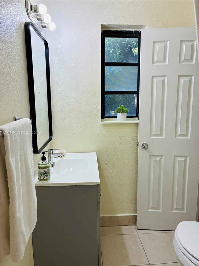 Photo - 275 NW 190th St
