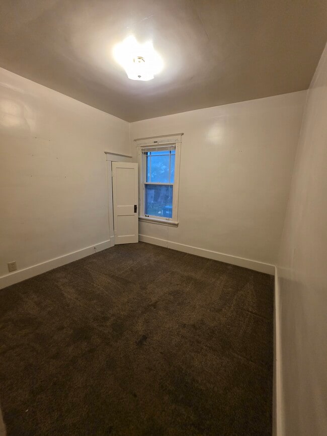Photo - 751 Mulberry St