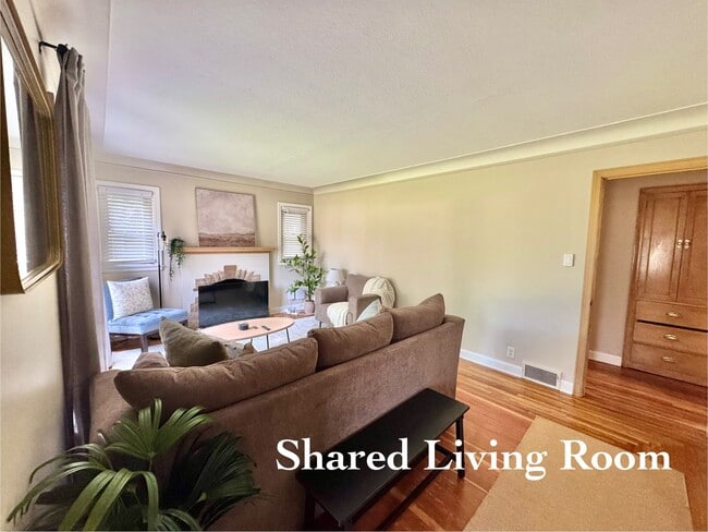 Photo - 4036 Reservoir Blvd Unidad 1