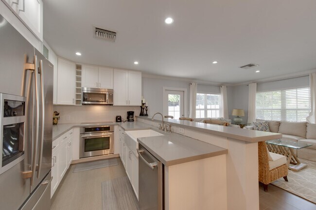 Photo - 131 Venetian Dr