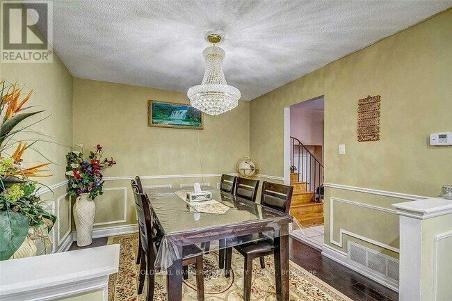 Photo - 338 Royal Salisbury Way