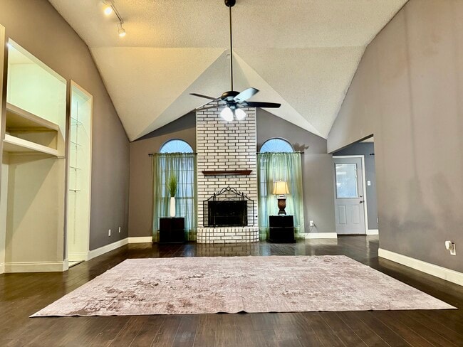 Photo - 3758 Oak Meadow Dr Casa