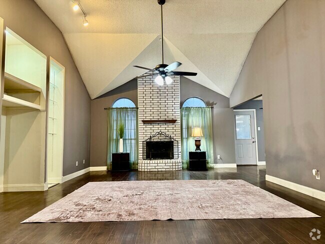 Building Photo - 3758 Oak Meadow Dr Rental