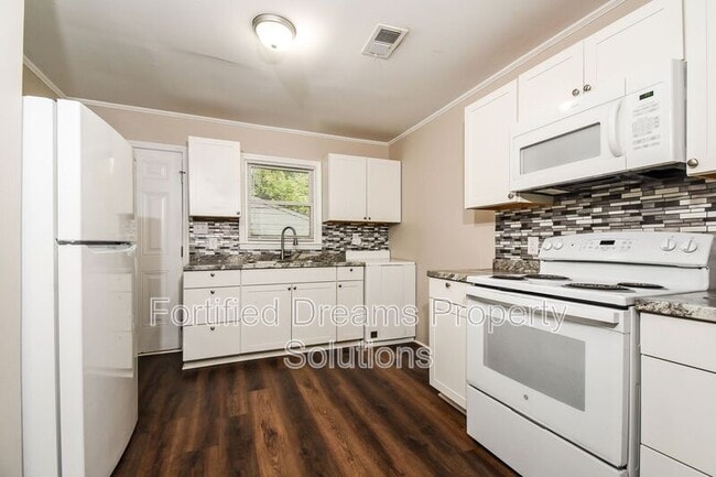 Photo - 415 Hobson St