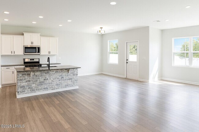 Photo - 15 Chauga St