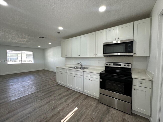 Photo - 116 NW 2nd Ave Unit B