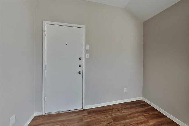 Photo - 16716 Foursquare Dr