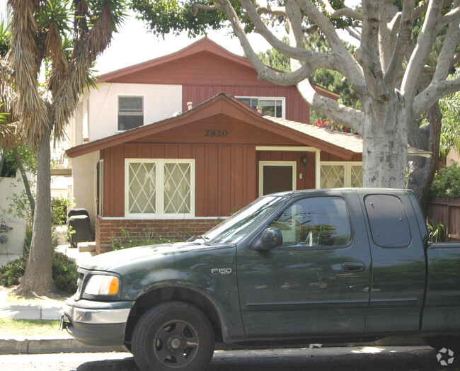 Building Photo - 2820 Arizona Ave Rental