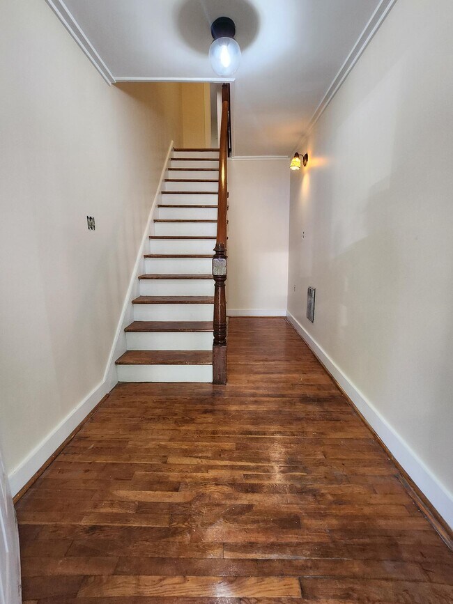 Entry Interior - 142 Carlton Rd Unit B