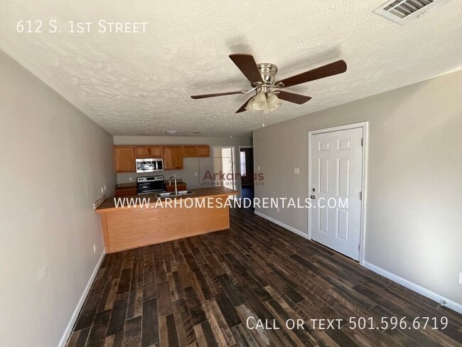 Photo - 612 S 1st St