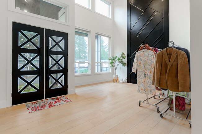 Photo - 2485 Guilford Dr Unité Upper