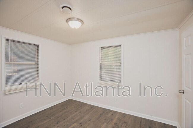 Photo - 2555 Lloyd Rd