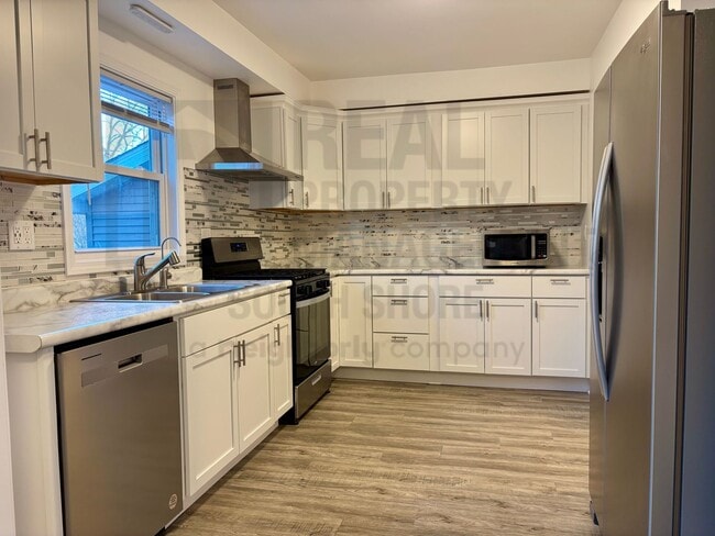 Photo - 4Bed/2Bath/1-Acre - A Private Oasis and a Touch of Luxury