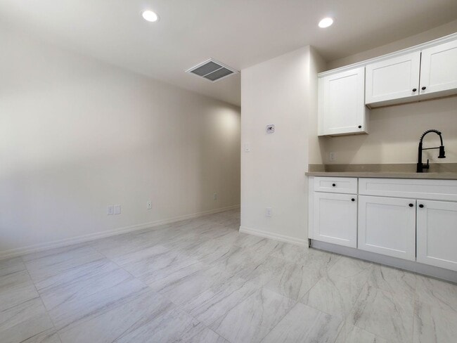 270 S 3rd Ave Unit 270 #3