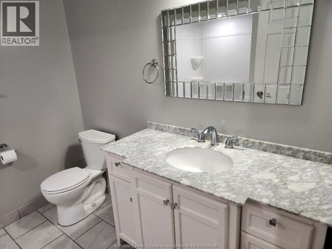 Photo - 839 Assumption St Unit 4