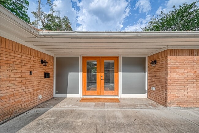 Photo - 10138 Hazelhurst Dr