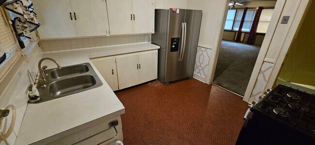 Photo - 1363 W 12th St Unidad 1363 W  12th St.