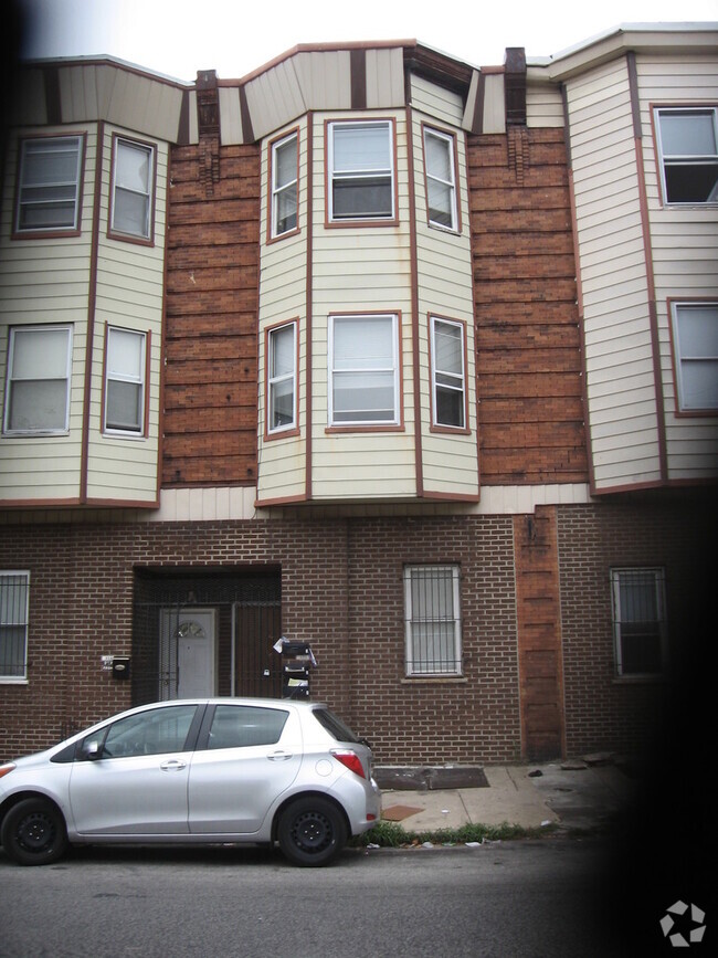 Building Photo - 218 N. 54th St. Unit 2nd Fl. Rental