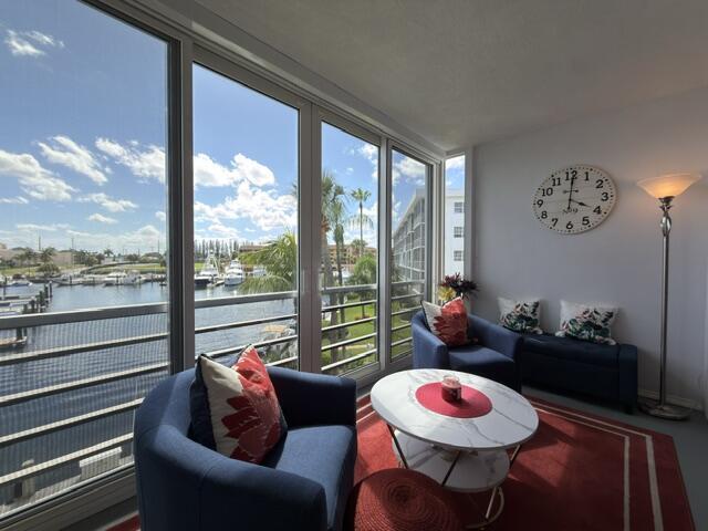 Photo - 29 Yacht Club Dr Unit 306