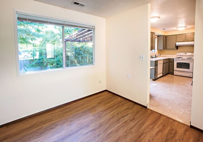 Photo - 2729 SE 63rd Ave