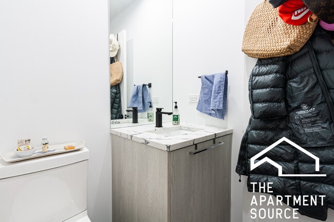 Photo - 2745 W Division St Unit 2