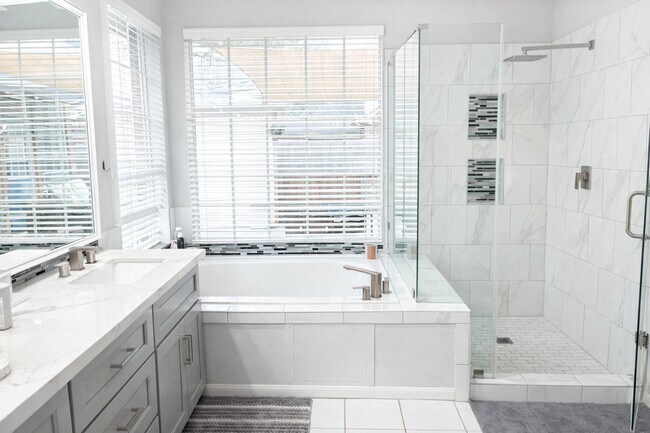 Photo - 6703 Cypress Village Dr