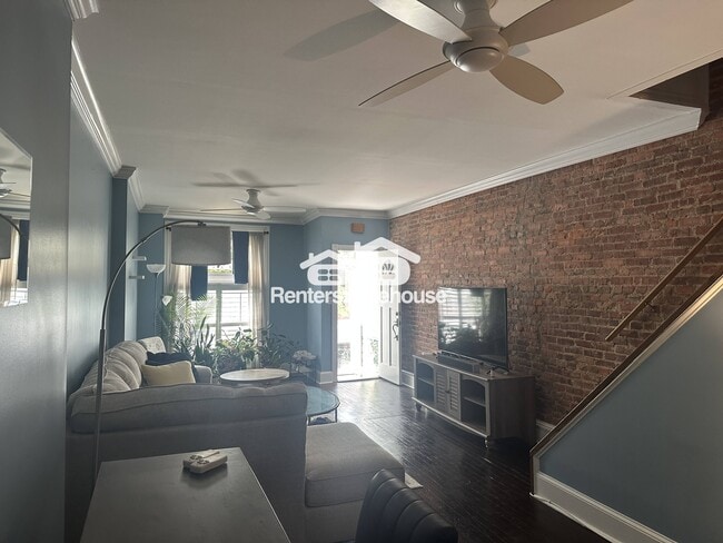 Photo - 1015 S Clinton St