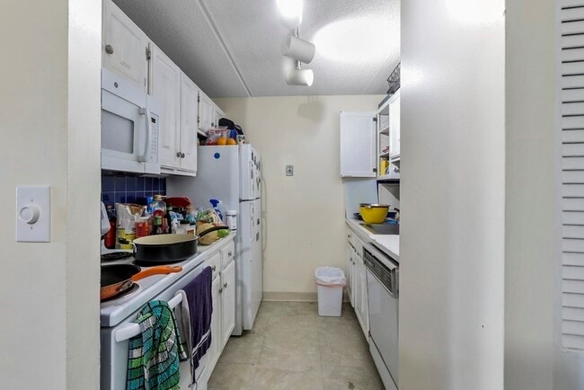 Photo - 12-16-16 Ellery St Unit 303