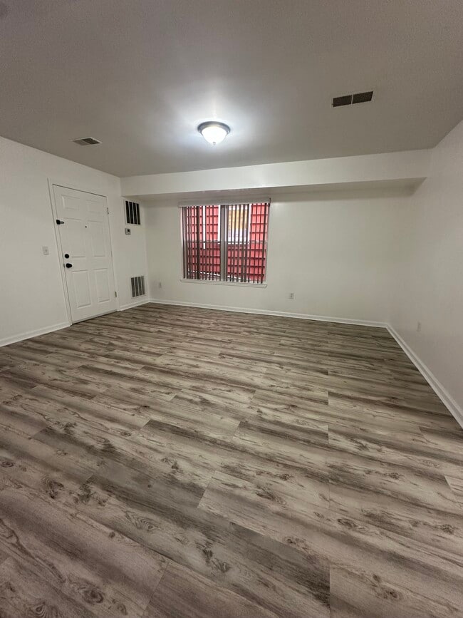 Living room area - 197 N 5th St Unit Apartment 1st Floor