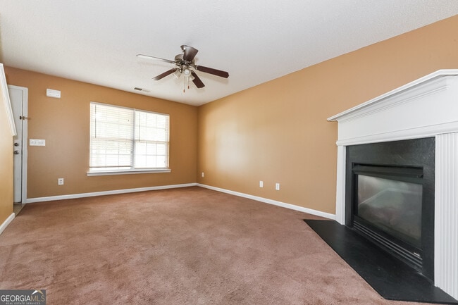 Photo - 203 London Dr