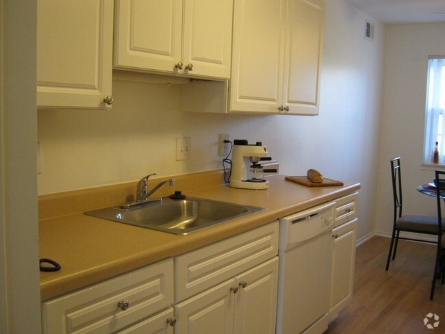 Cocina - Brookwood Apartments- Income restricted