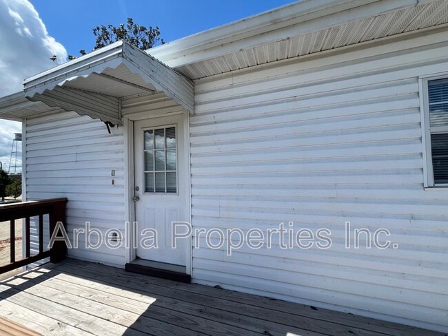Photo - 649 Arch St Unit Apt D