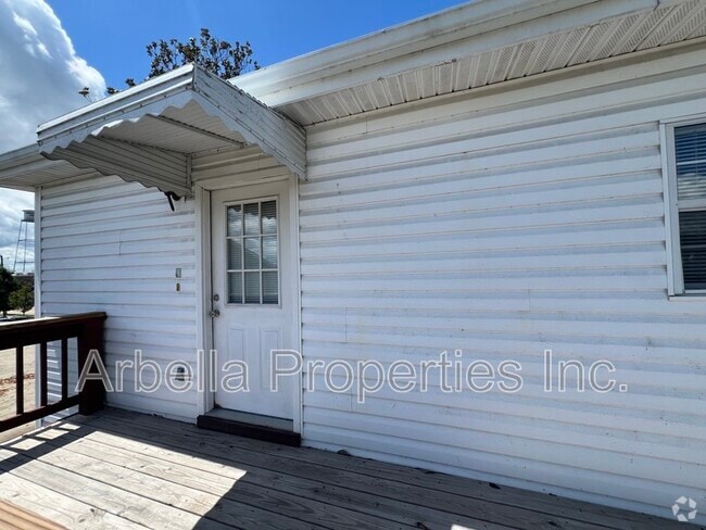 Building Photo - 649 Arch St Unit Apt D