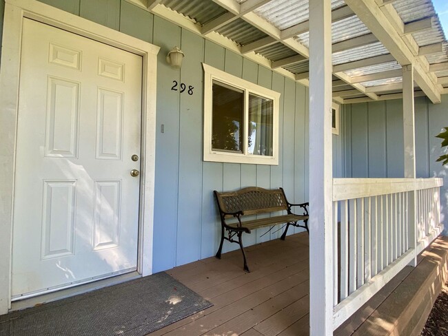 Photo - 2 bedroom house with beautiful backyard!