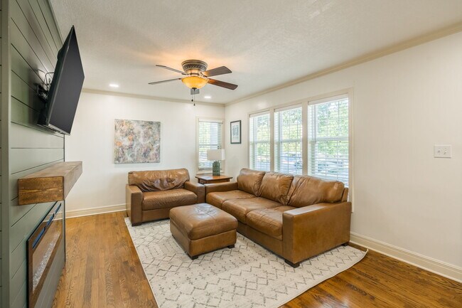 Photo - 4809 W 75th St