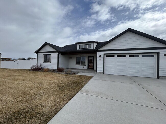 Photo - Luxury 4 Bed / 2 Bath Home on .84 Acres – 3 Car Garage – RV Parking