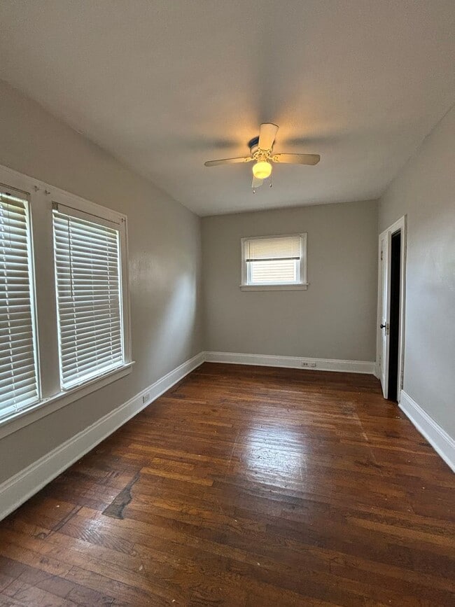 Photo - Vine,N.20931 Unit Down