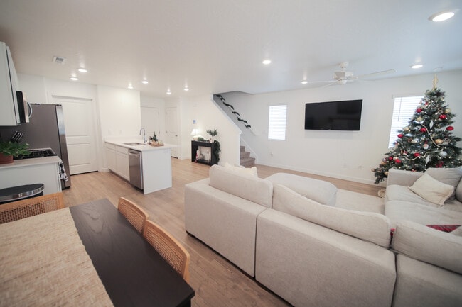 Photo - 1737 S Devils Garden Ln