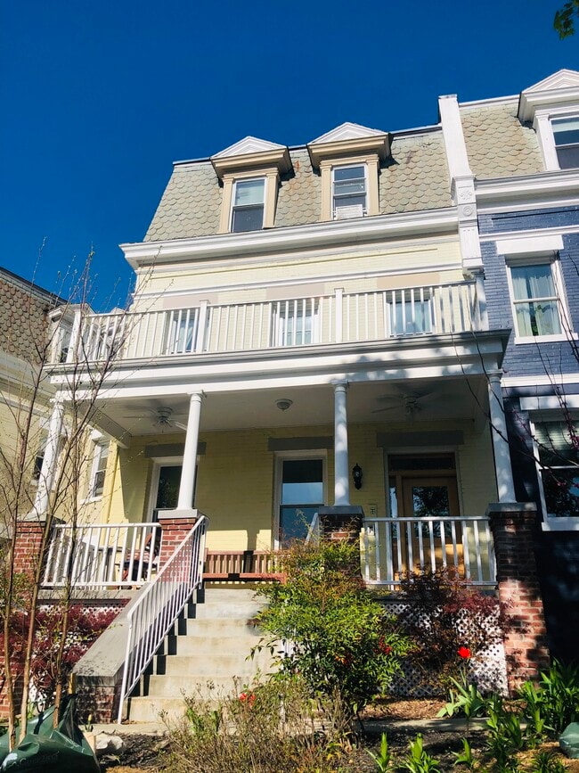 Photo - 1933 Park Rd NW Unit 2