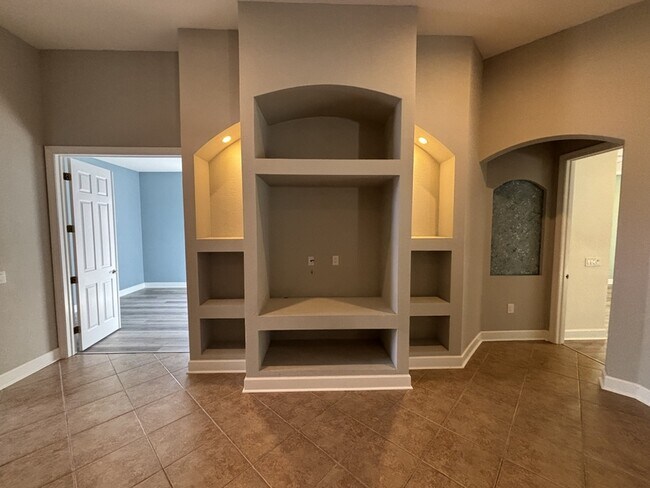 Photo - 5550 Whispering Willow Way