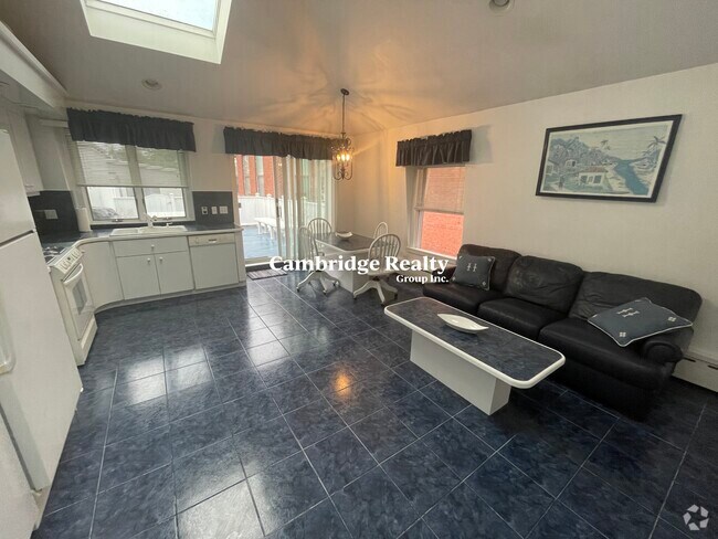 Building Photo - 79 Harvey St Unit 3 Rental