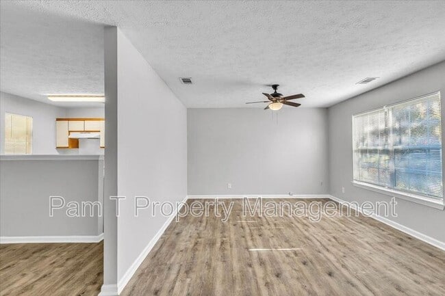 Photo - 235 Bordeaux Ln