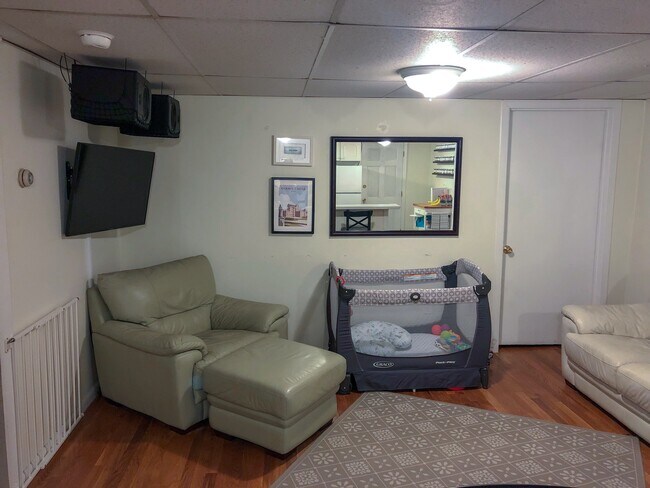 Photo - 6 Alberta Ter