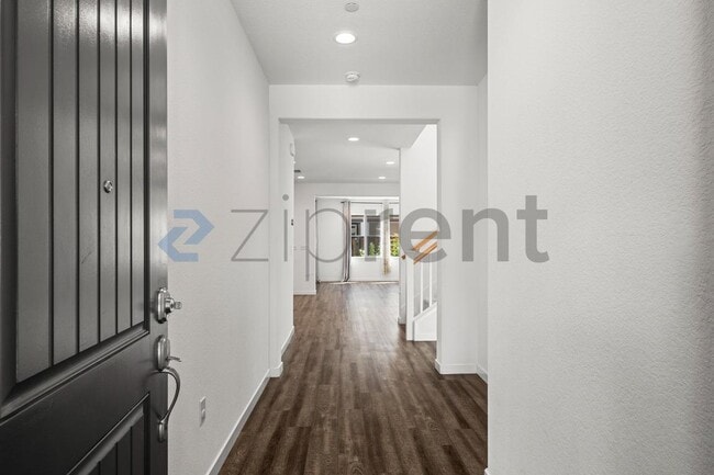 Photo - 136 Willowrun Wy